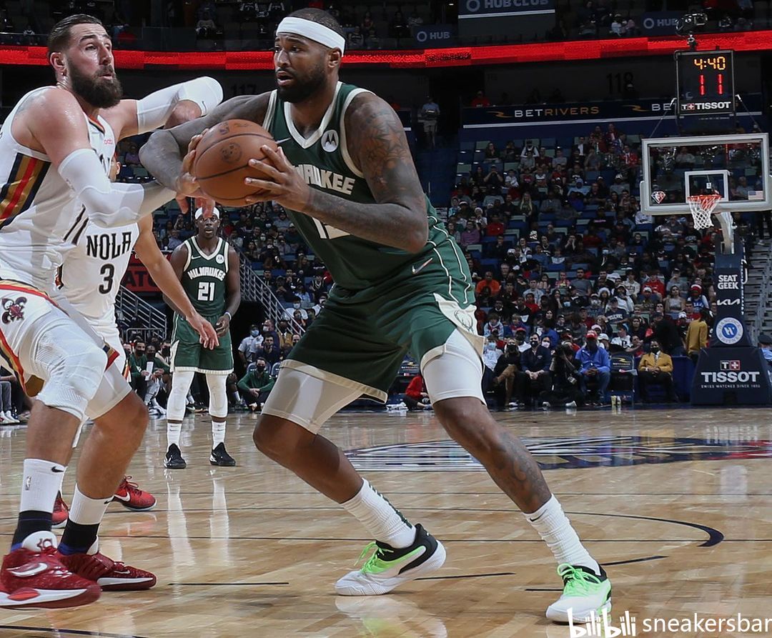 更暴露出青 更暴露出青