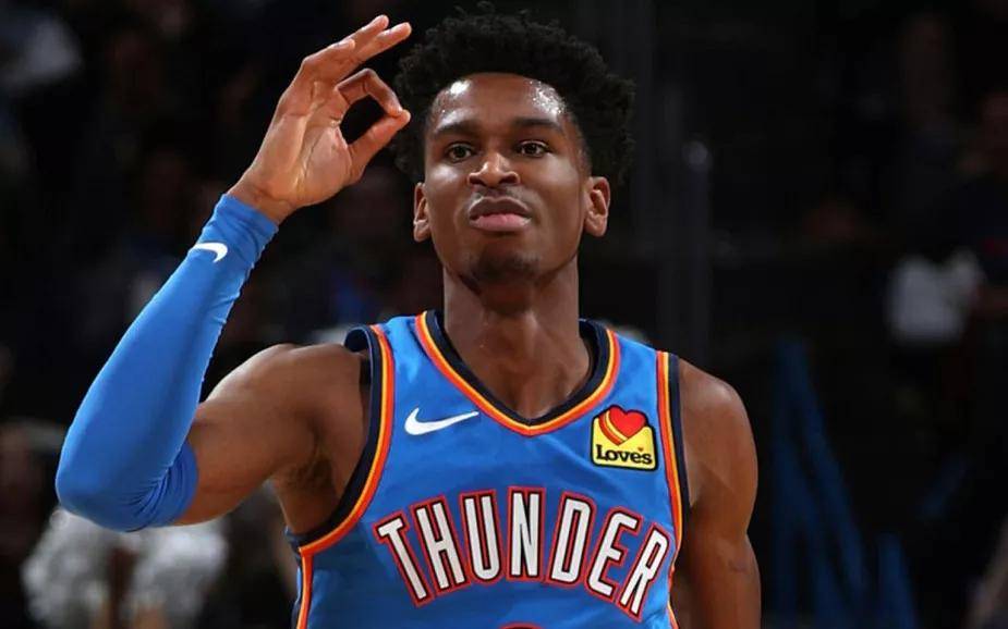 她用自己的 她用自己的